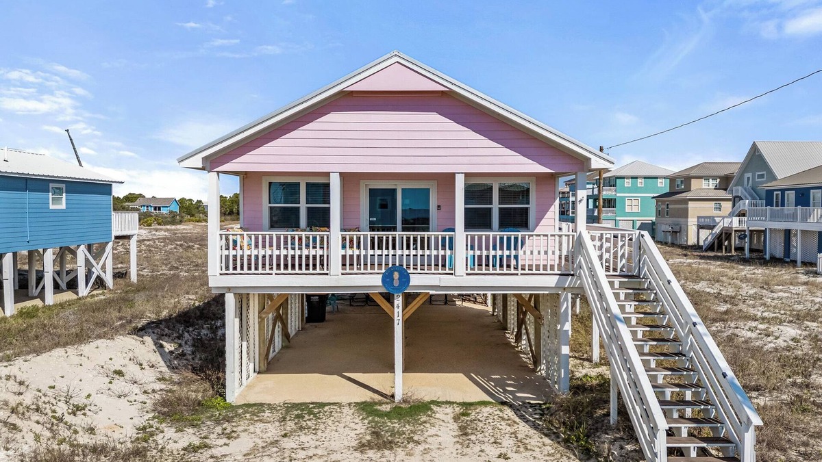 Saint Elmo House | Welcome to Bikini Bottom – Pet-Friendly Paradise!