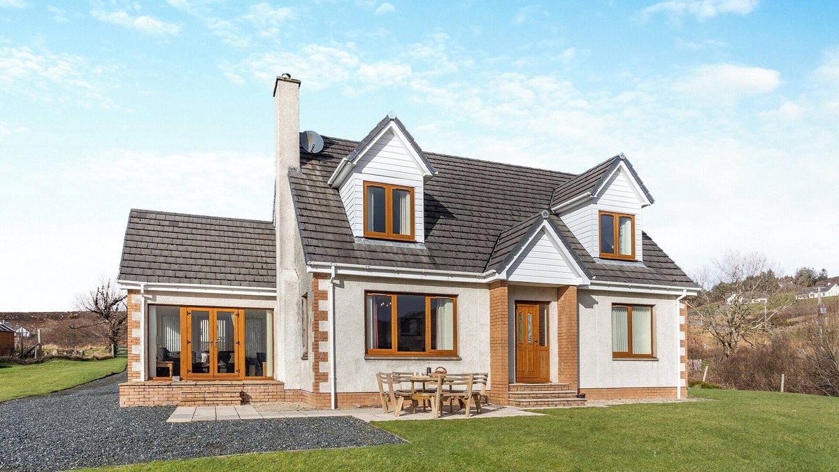 The Hebrides Cottage | Welcome to Bramble Cottage.