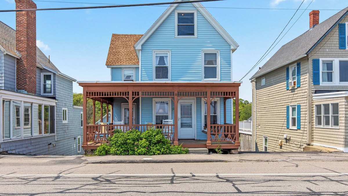 York Beach House | Welcome To Brumis Cottage