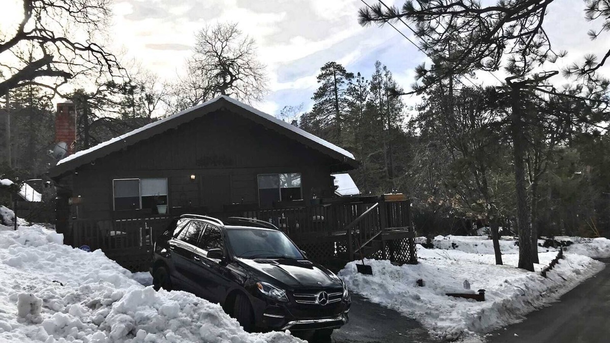 Crestline Cabin | Welcome to BunnyBear Cabin, your mountain getaway!