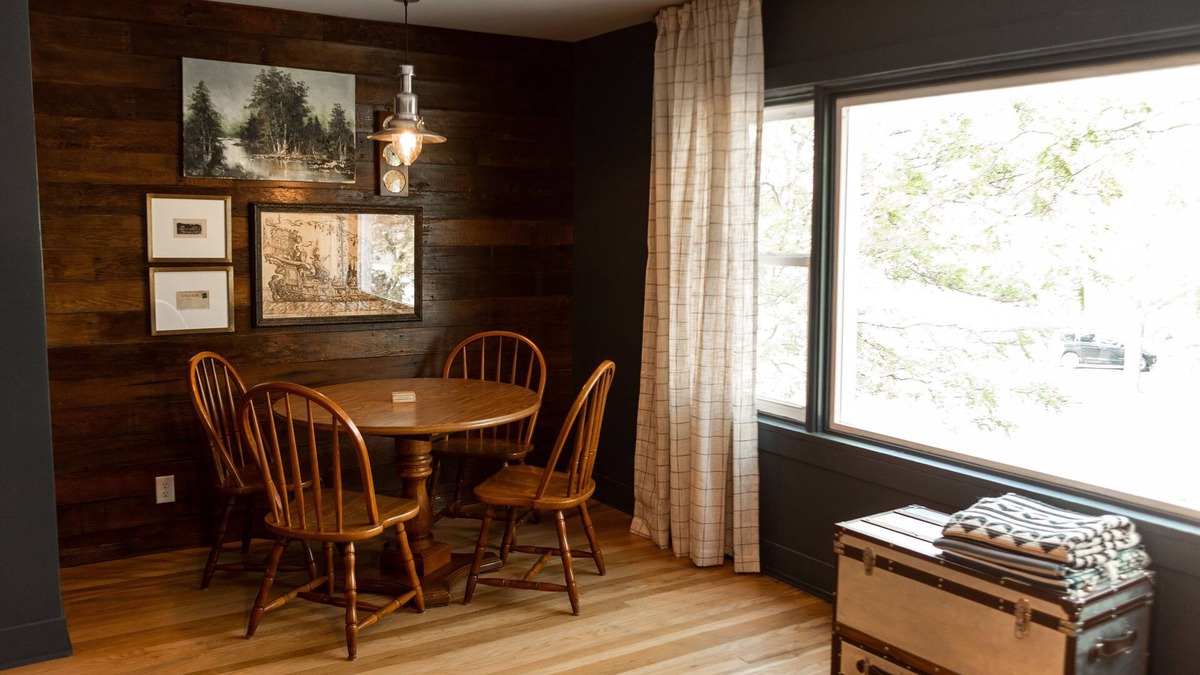 Downtown Kenosha Apartment | Welcome to Captain’s Quarters