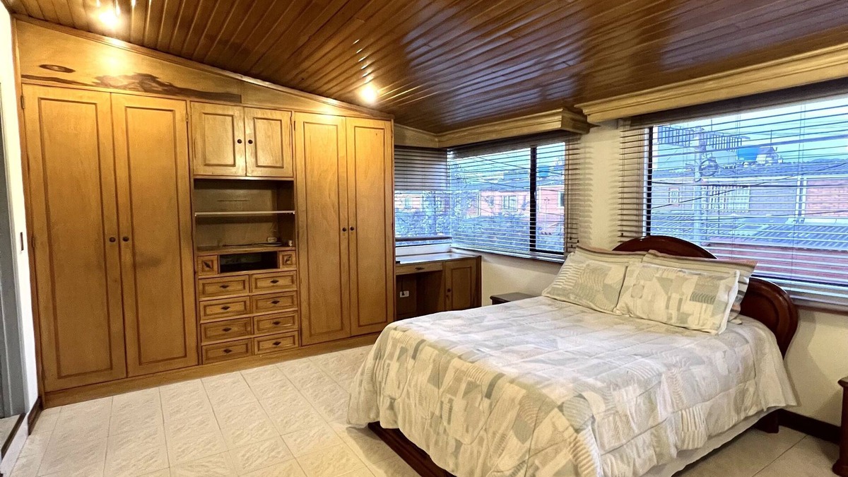 Kennedy House | Welcome to Casa Ohana: Your Luxury Retreat in the Heart of the City!