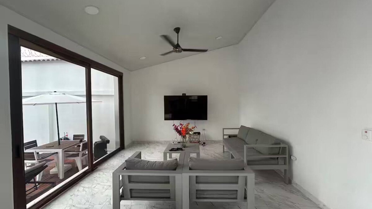Girardot House | Welcome to Casa Palmera Privada