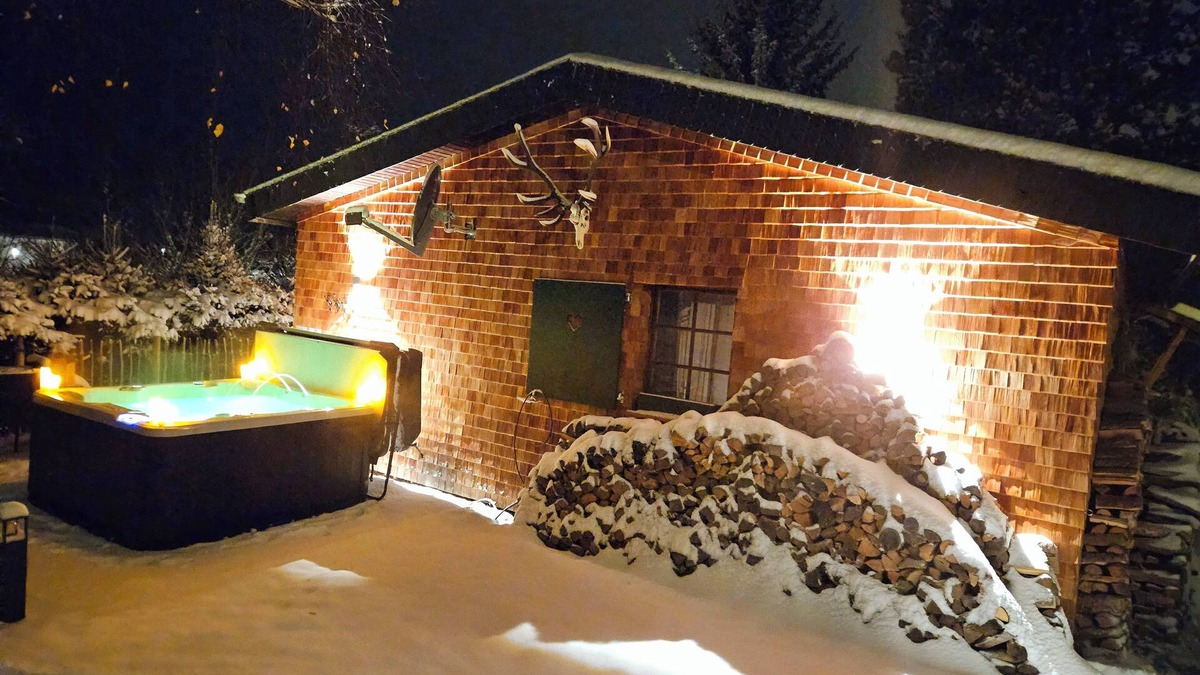 Lenzkirch House | Welcome to Chalet Tannenhäusle with whirlpool and sauna