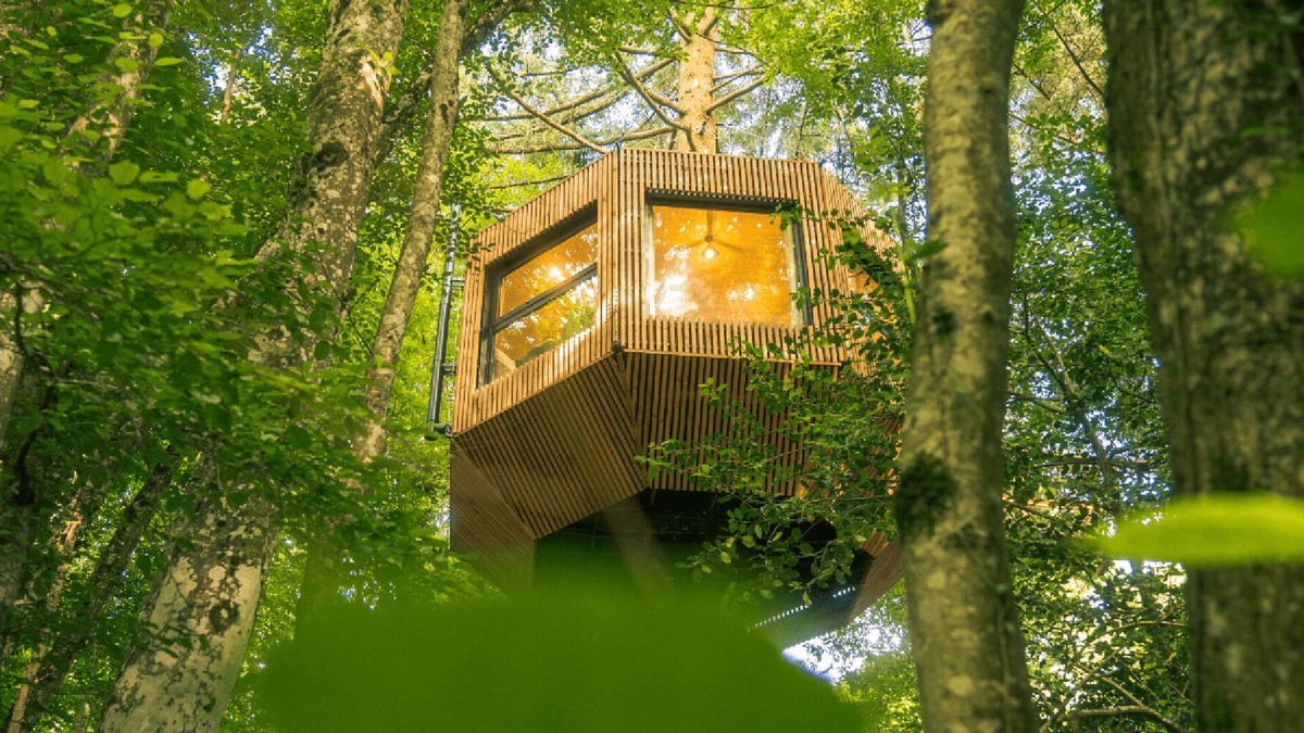 La Cote-Saint-Andre House | Welcome to Domaine des étoiles Unusual accommodations