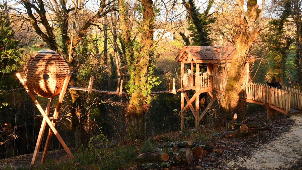La Cote-Saint-Andre House | Welcome to Domaine des étoiles Unusual accommodations