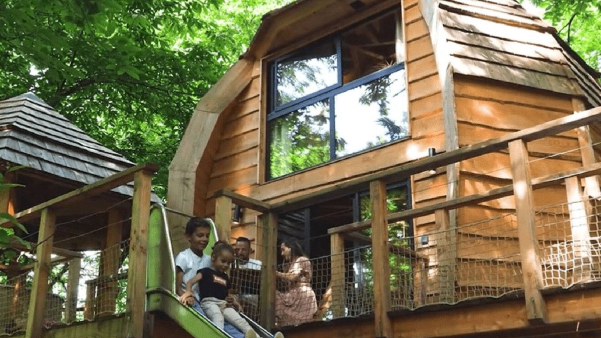 La Cote-Saint-Andre House | Welcome to Domaine des étoiles Unusual accommodations