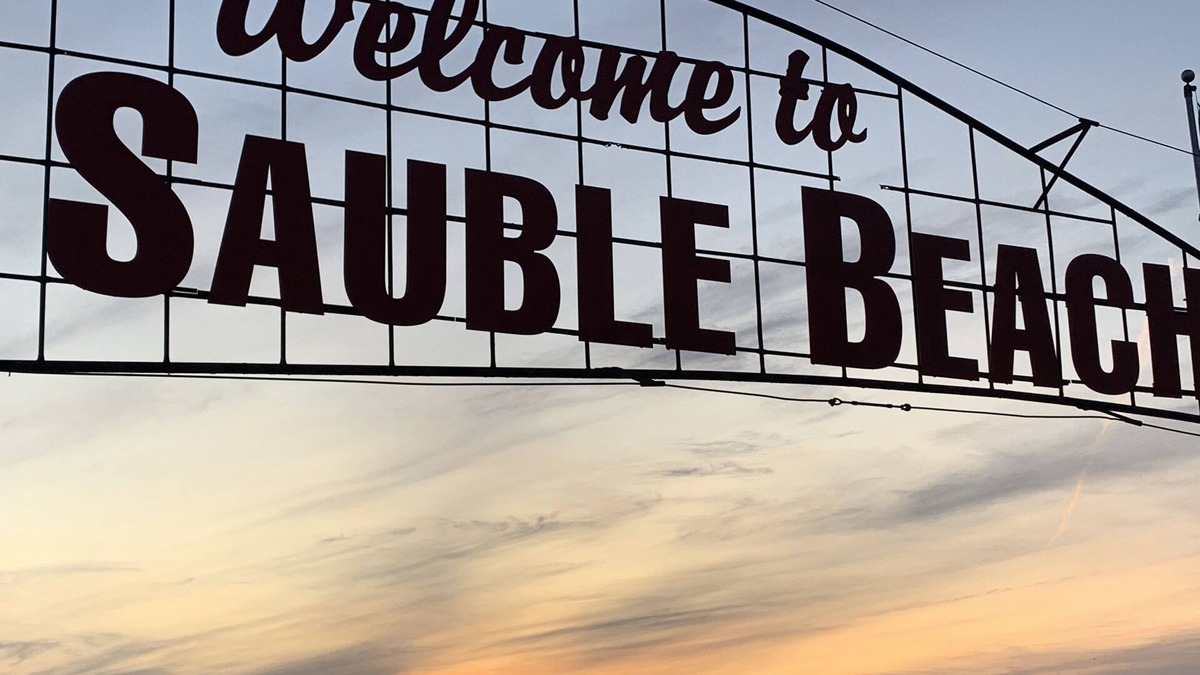 Sauble Beach Cottage | Welcome to Heaven! Affordable & steps to beach! 2 BR 1 bath.