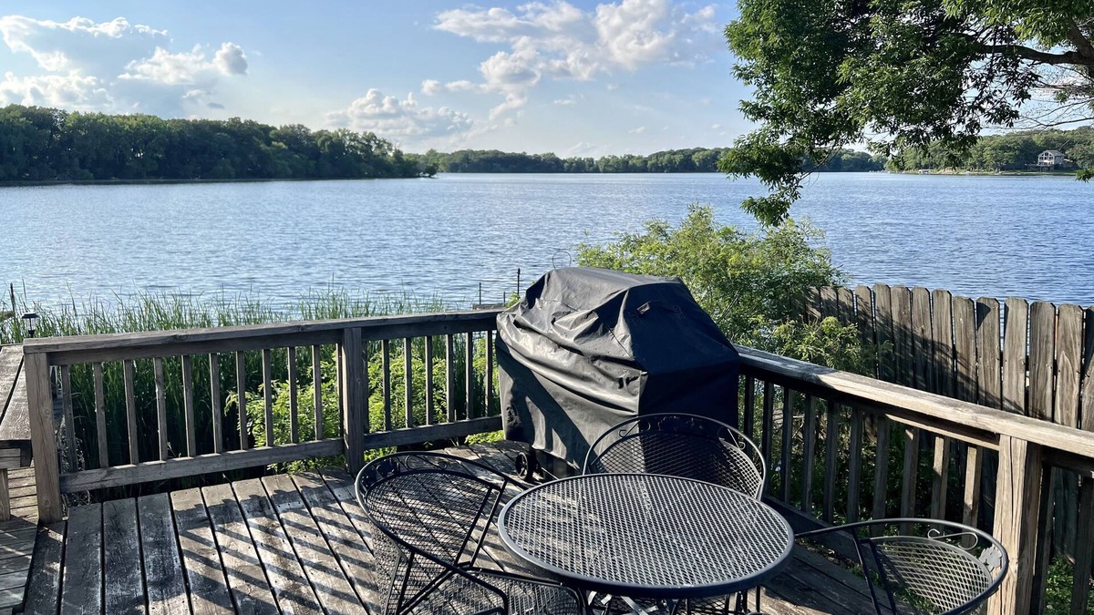 Spirit Lake Cabin | Welcome to Hygge House! -Dual Lake Access-