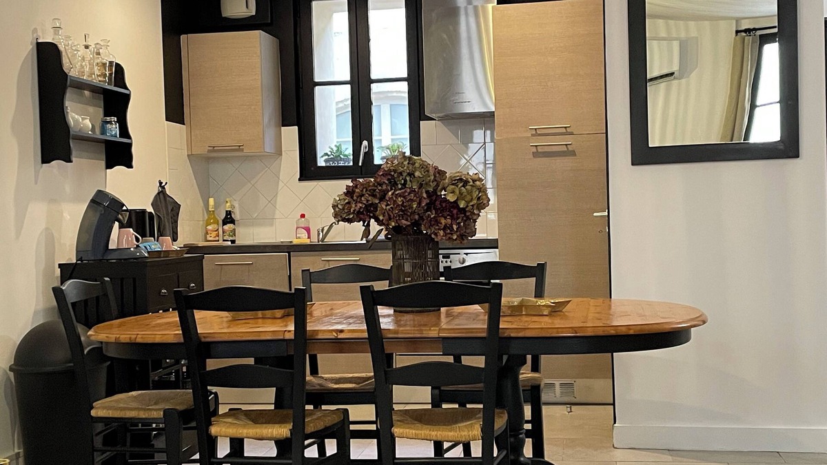 Pezenas Apartment | Welcome to Le Trois Six Very nice air-conditioned duplex
