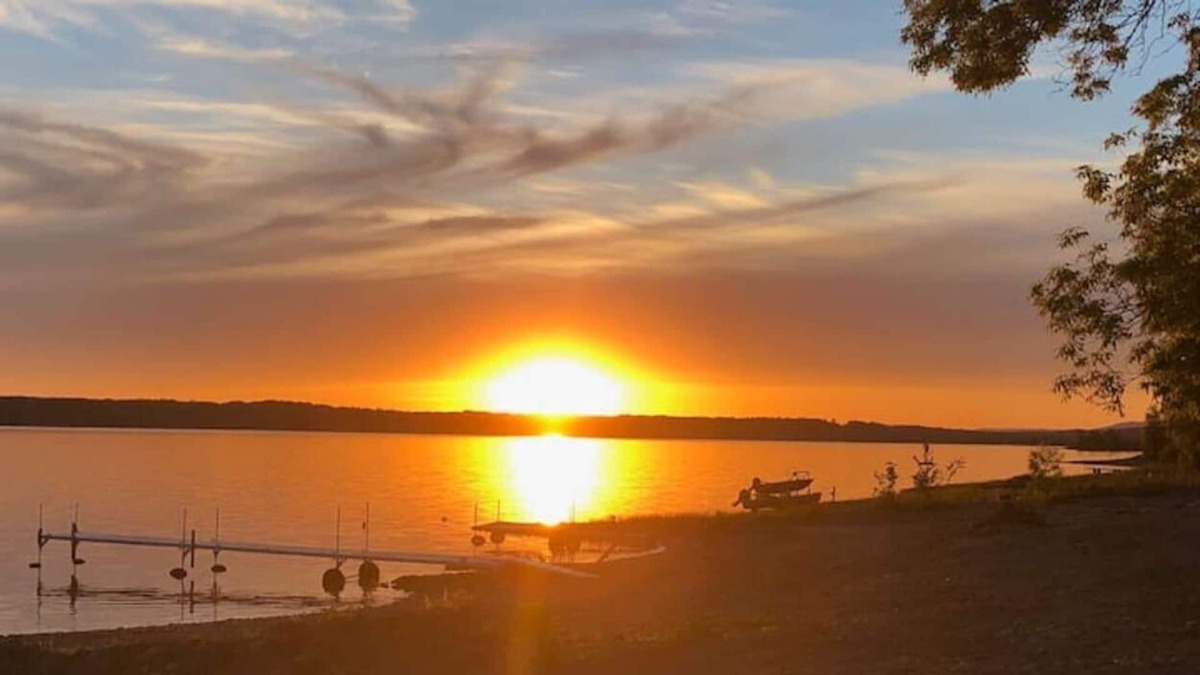 Whitewater Region Cottage | Welcome to Maple Key Trail on the Ottawa River