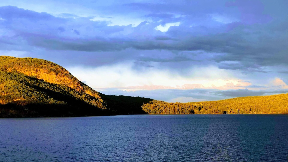 North Lake George House | WELCOME TO ON THE ROCK - A RECENTLY RENOVATED BEAUTIFUL LAKE FRONT HOME