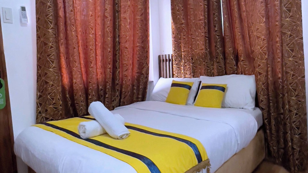 Mactan Export Processing Zone Apartment | Welcome to our budget-friendly hostel, where you can enjoy an affordable stay.
