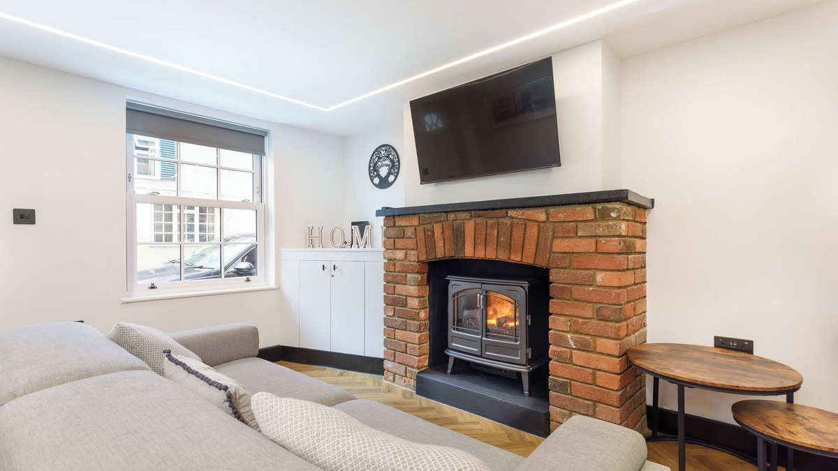 Redbourn Cottage | Welcome to our modern refurbished 200 Year Old Cottage