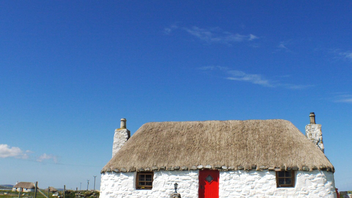 Isle of North Uist Cottage | Welcome to our romantic, traditional thatched blackhouse; an ideal retreat