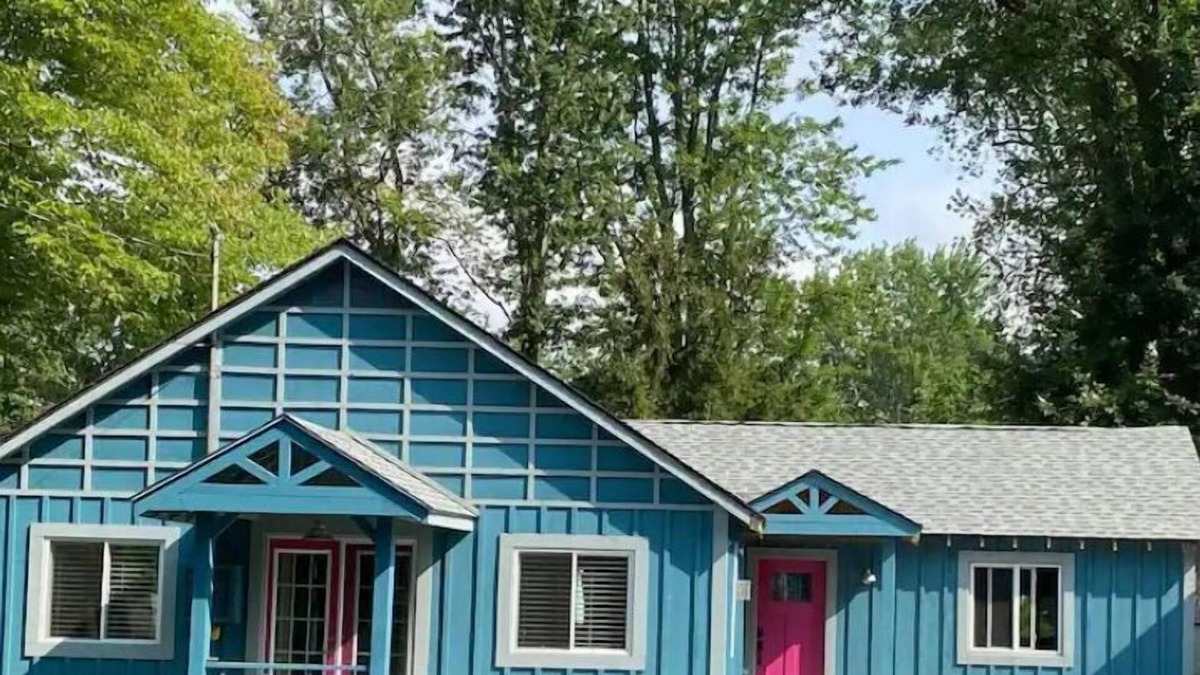 Wainfleet Cottage | Welcome to Pink Door Cottage! - "Fun, Sun & Sand"