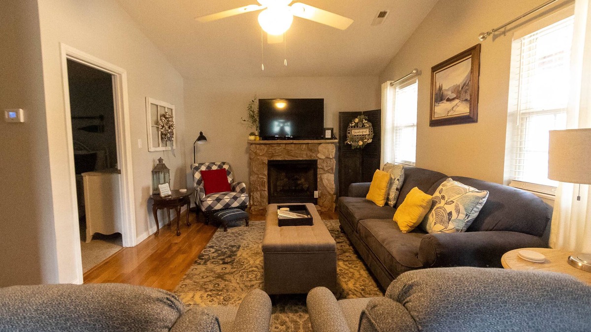 Sloans Valley House | Welcome to “Relax Inn” Retreat at Lake Cumberland – A Perfect Cabin Escape
