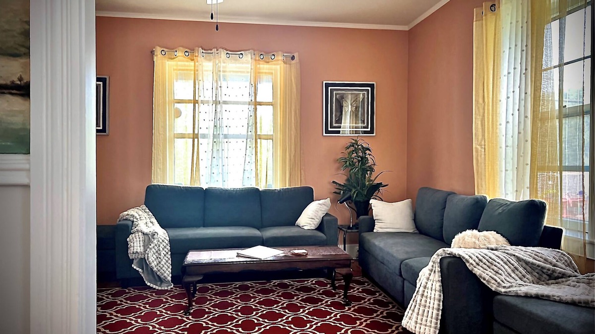 Montpelier House | Welcome to River St House historical stay. 1500sq ft, 1/2 blk from river trails.
