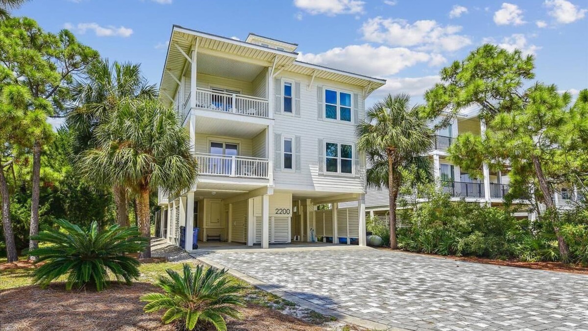 Plantation House | Welcome to Sandy Bottoms!