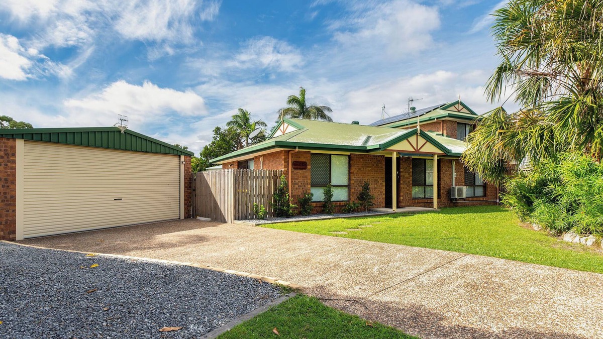 Tin Can Bay House | Welcome to "Seascapes"