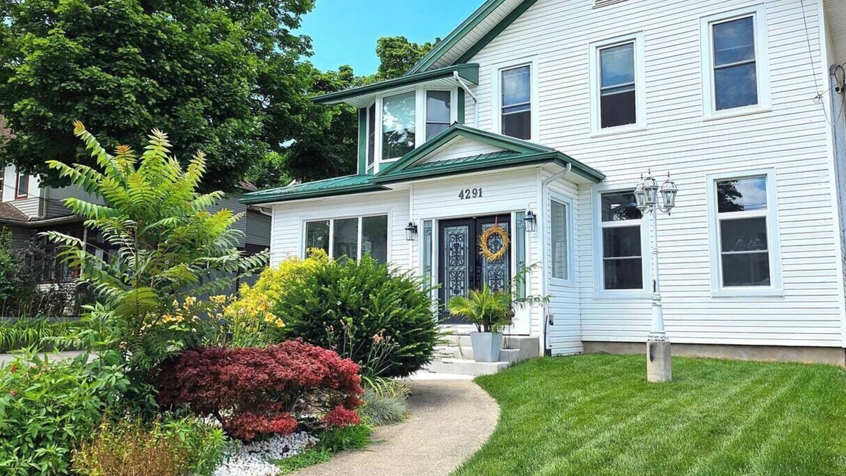 Niagara Falls Bed & Breakfast | Welcome to Serenity Inn !- Breakfast Included!
