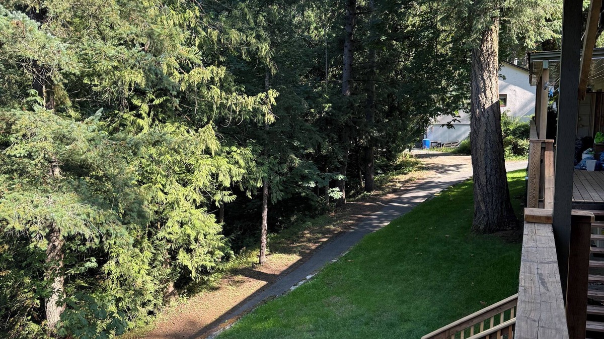 Cultus Lake Cottage | Welcome to “Spruce” at The Cedars