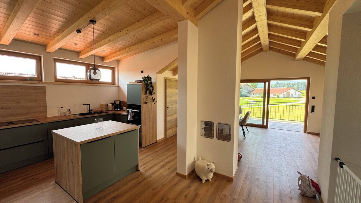 Schraden Apartment | Welcome to the "Gams im Glück" vacation apartment - Allgäu mountain view included