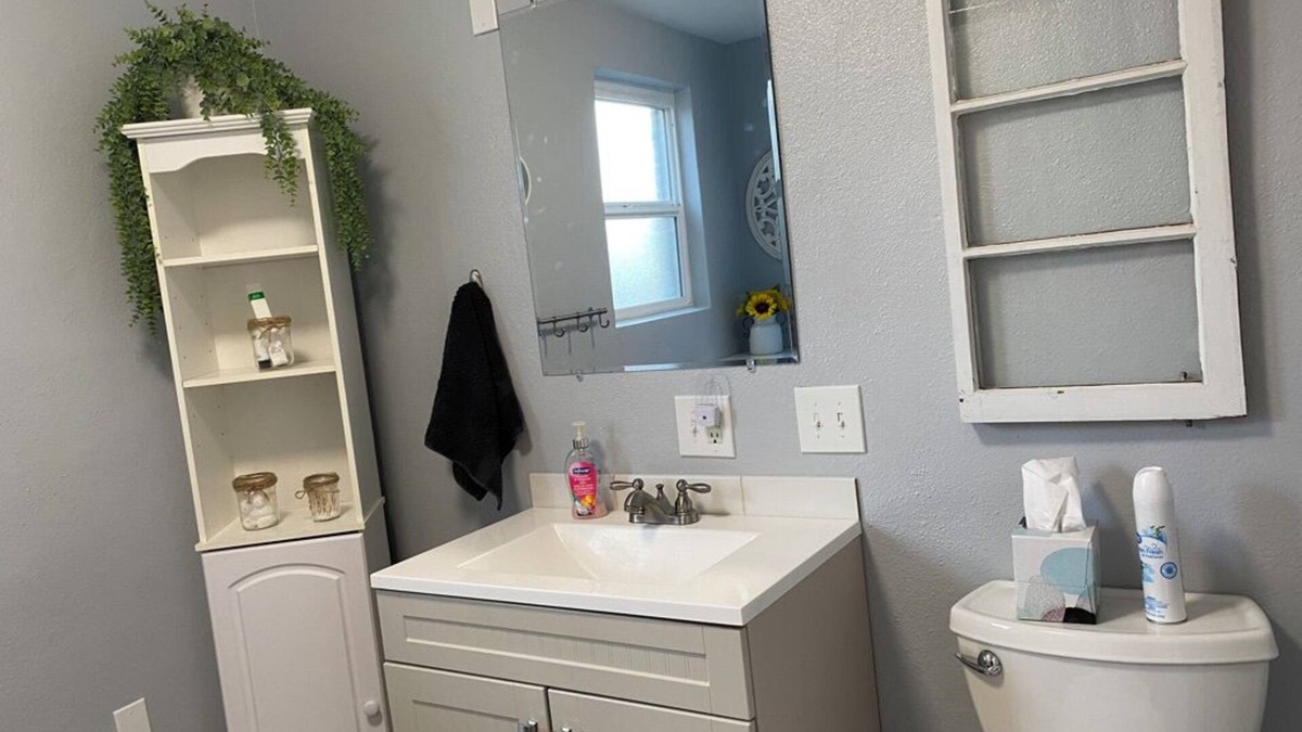 College Place Apartment | Welcome to the Hillside Retreat