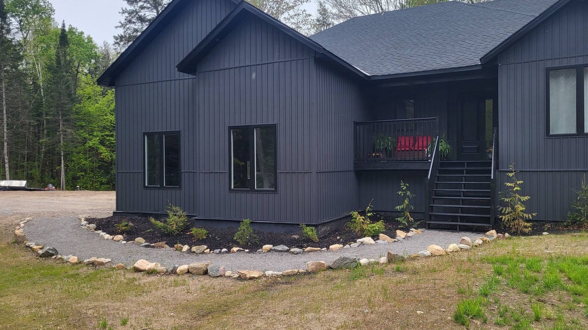 Highlands East House | Welcome to the Hidden Gem . Bungalow Bliss: Modern Comfort in a country setting