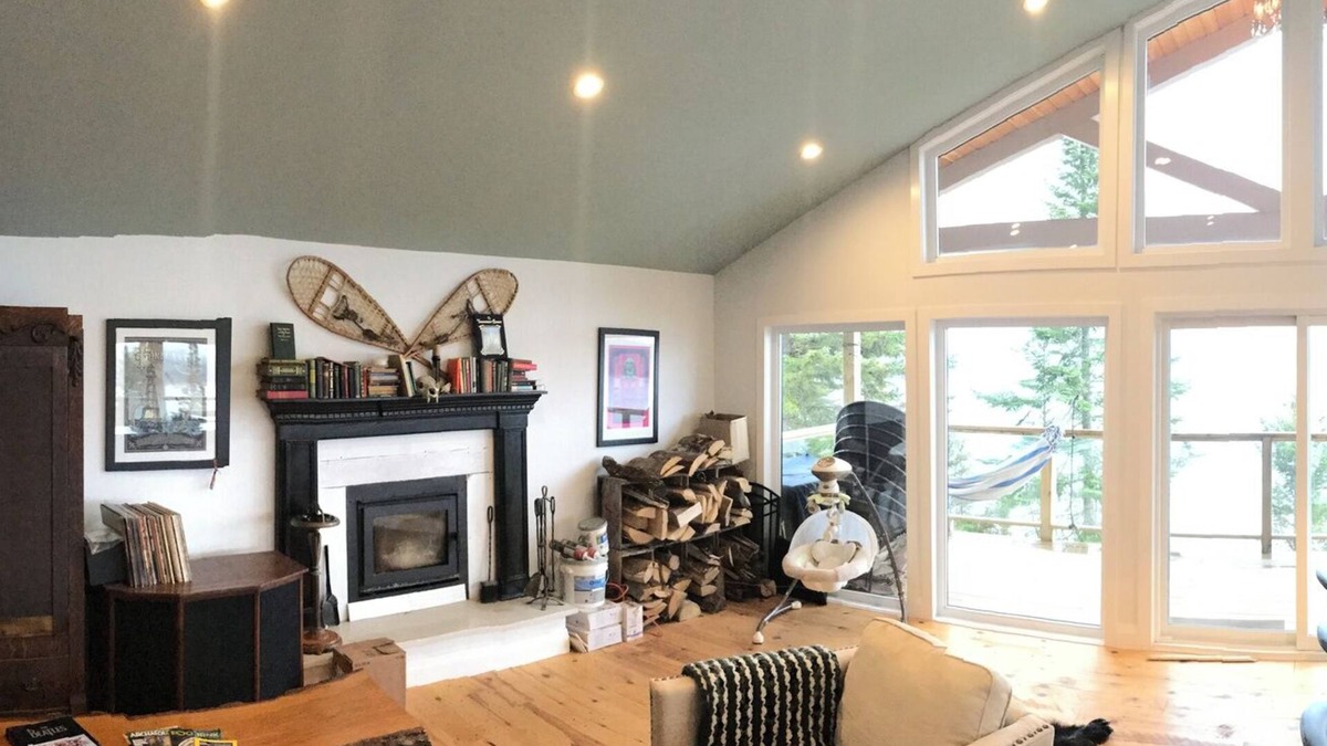 Neebing Cottage | Welcome to the HighSide.Charming 3-bedroom cottage in delightful Thunder Bay