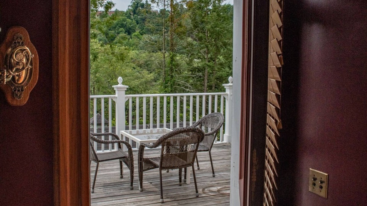 Sutton Bed & Breakfast | Welcome to the historic Elk River Hotel & Cafe! Located riverfront on the beautiful Elk River, and just 2 miles from I-79, you are moments away from all that the Sutton area has to offer. Guest in town to enjoy the gorgeous outdoor scenery and recrea