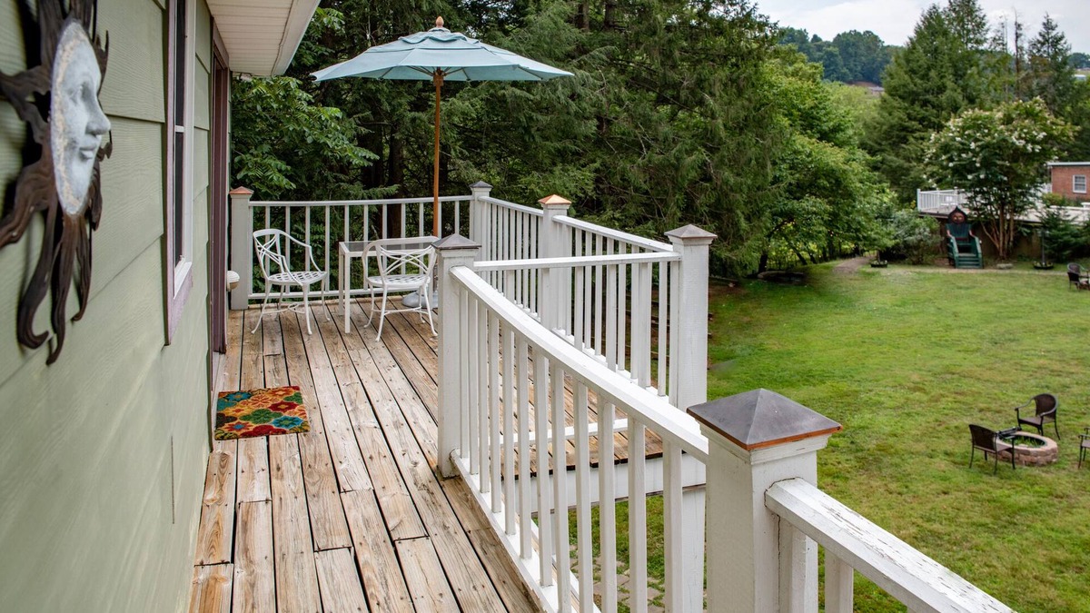 Sutton Bed & Breakfast | Welcome to the historic Elk River Hotel & Cafe! Located riverfront on the beautiful Elk River, and just 2 miles from I-79, you are moments away from all that the Sutton area has to offer. Guest in town to enjoy the gorgeous outdoor scenery and recrea