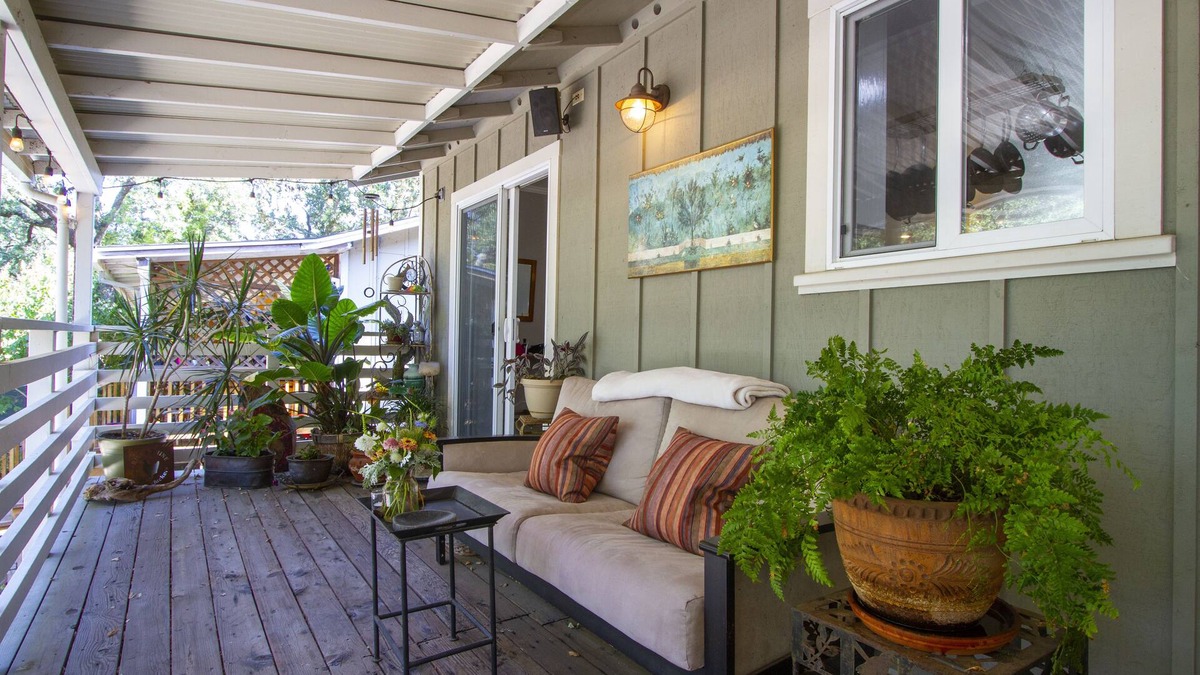 Fetters Hot Springs-Agua Caliente House | Welcome to the Hooker House