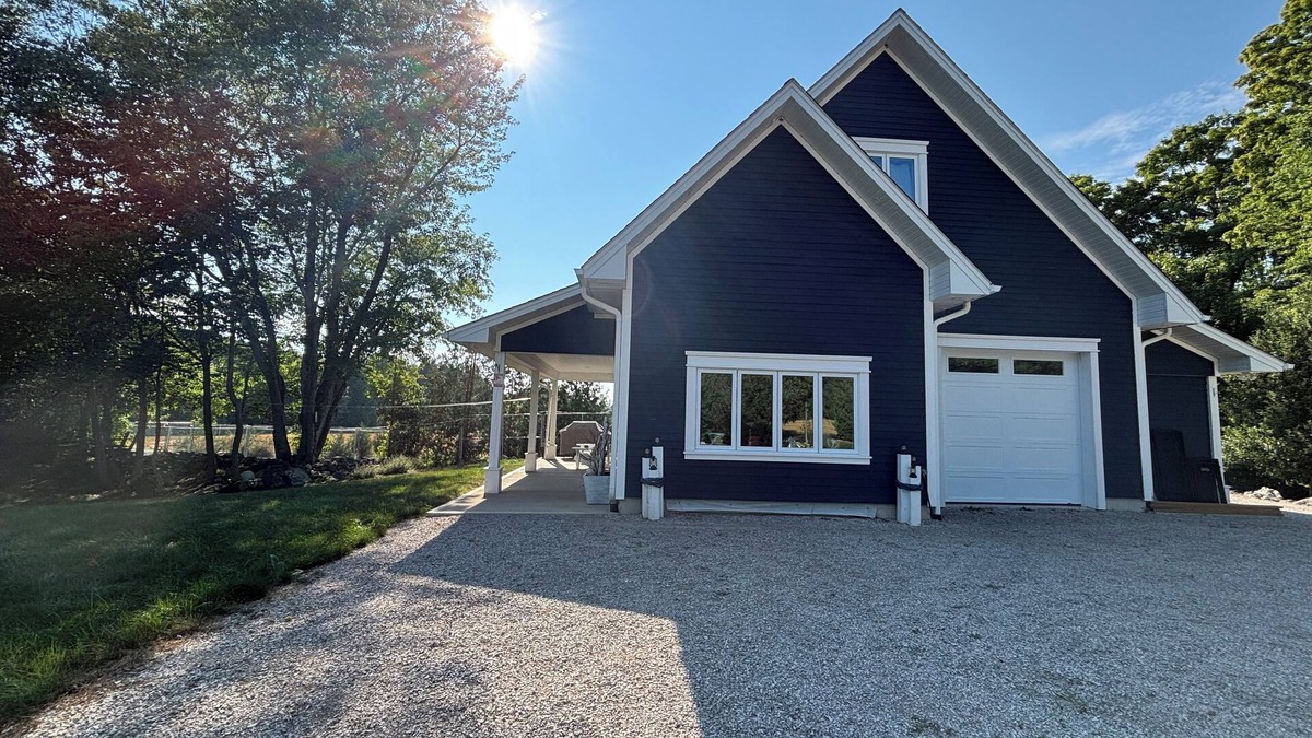 Georgian Bluffs House | Welcome to the Lake House