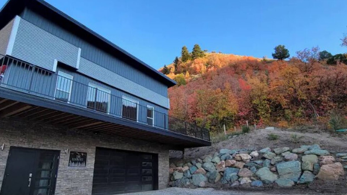 Cache County Cabin | Welcome to The Lookout, a private off-grid cabin