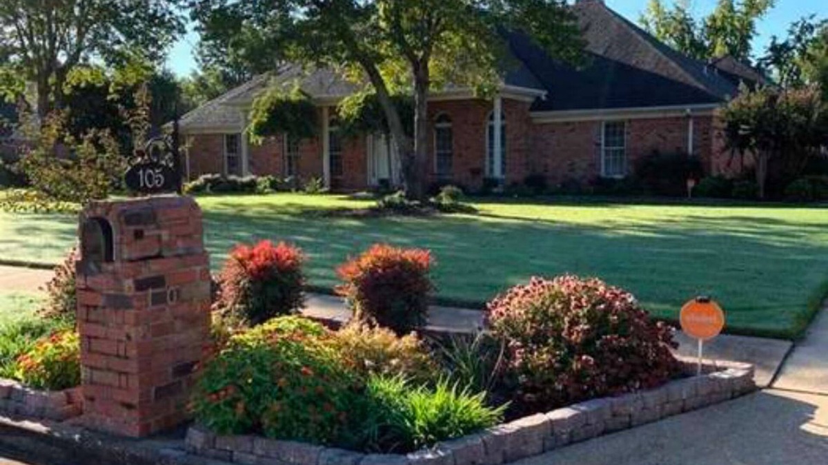 Blytheville House | Welcome to The Millionaire Palace!