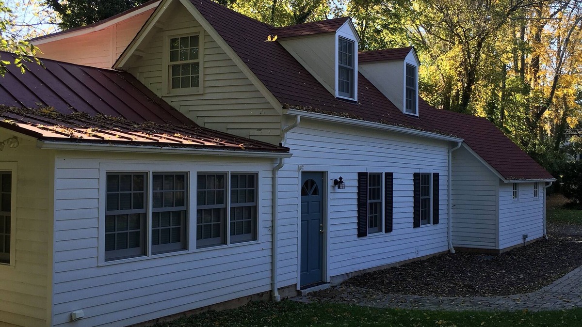 Warrenton Cottage | Welcome to the “old town cottage”