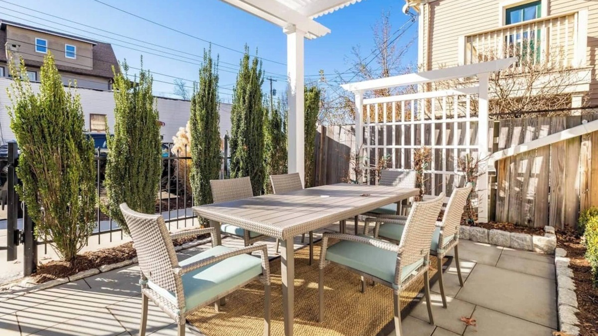 New Haven House | Welcome to the private luxurious cottage by Yale