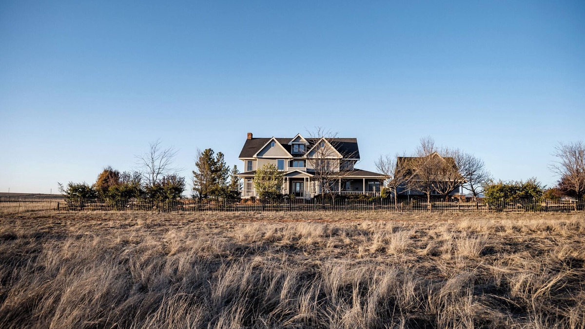 Elgin House | Welcome to The Rancho – a peaceful retreat at 5000ft.