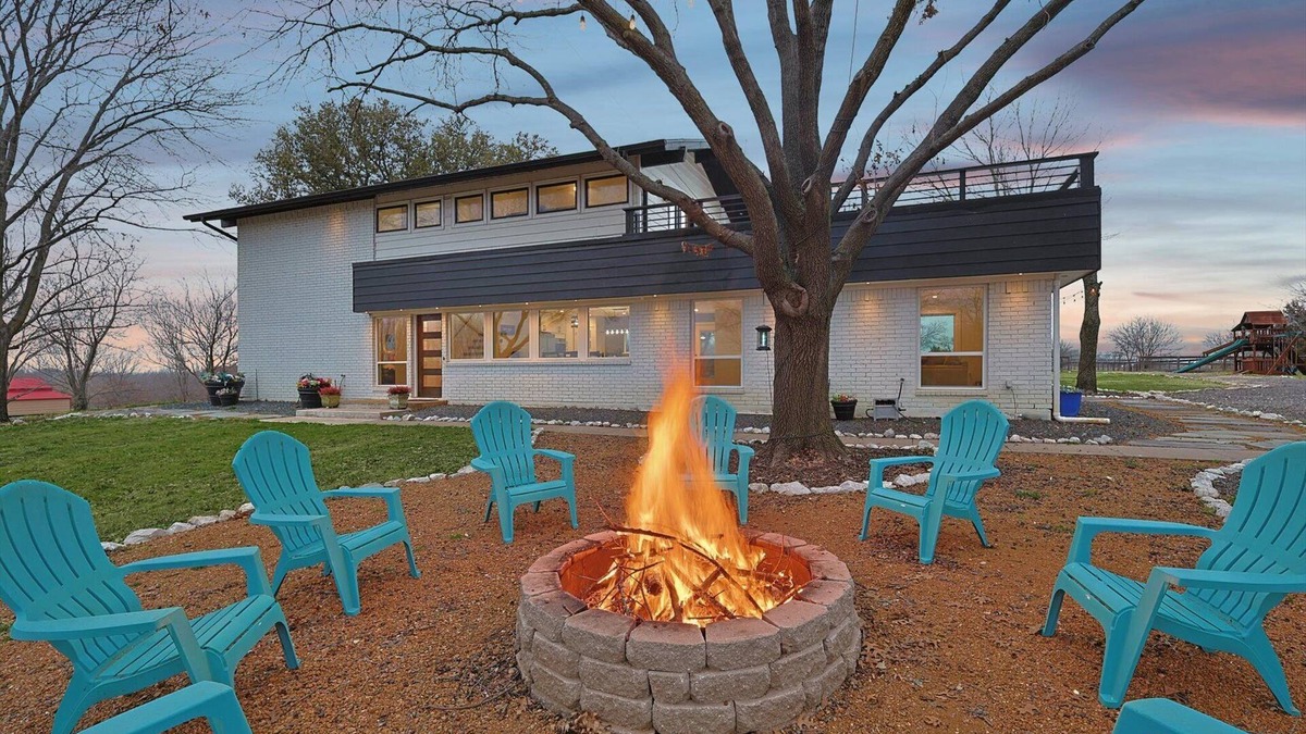 Era Other | Welcome to The Roost. Country living at its finest at this charming farmhouse!