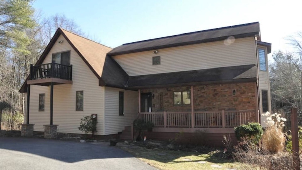 Kresgeville House | Welcome to "The Snurfer House". Your getaway in the Pocono Mountains!