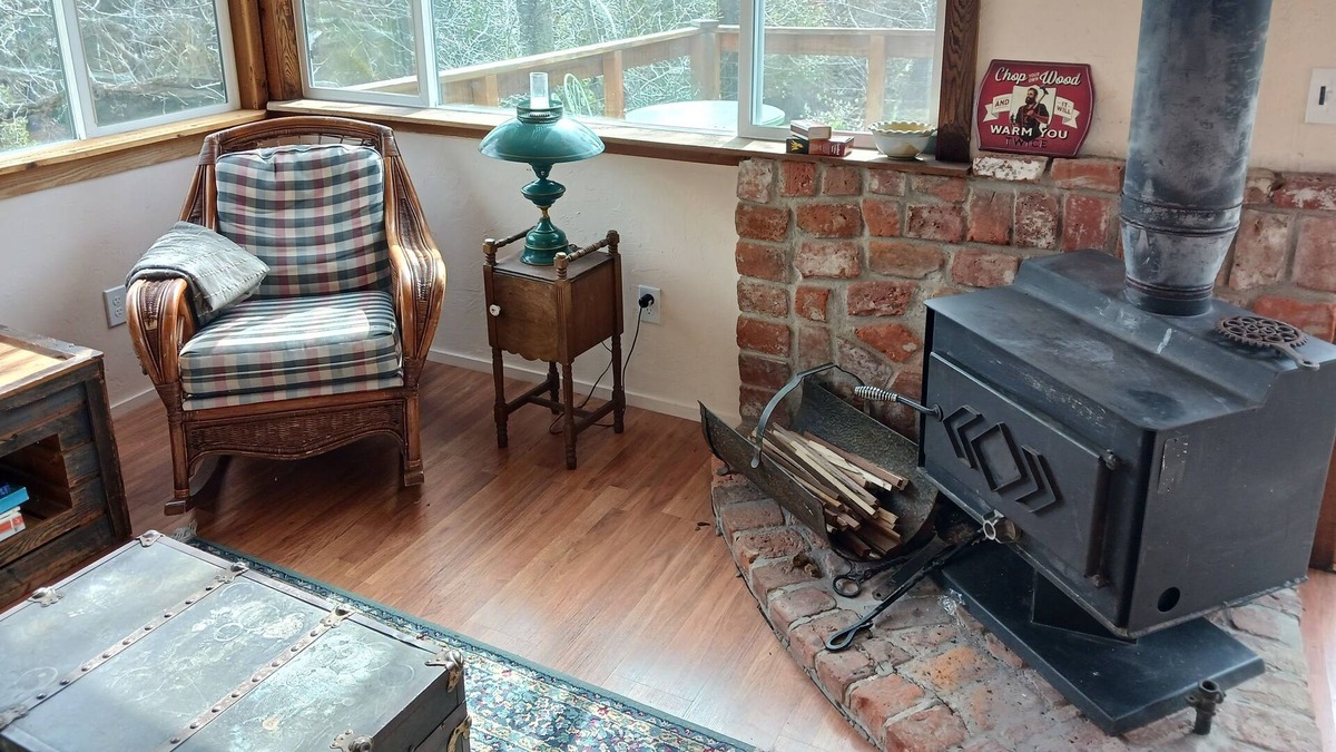 Dutch Flat Cabin | Welcome to the South House- a peaceful getaway in the beautiful foothills.