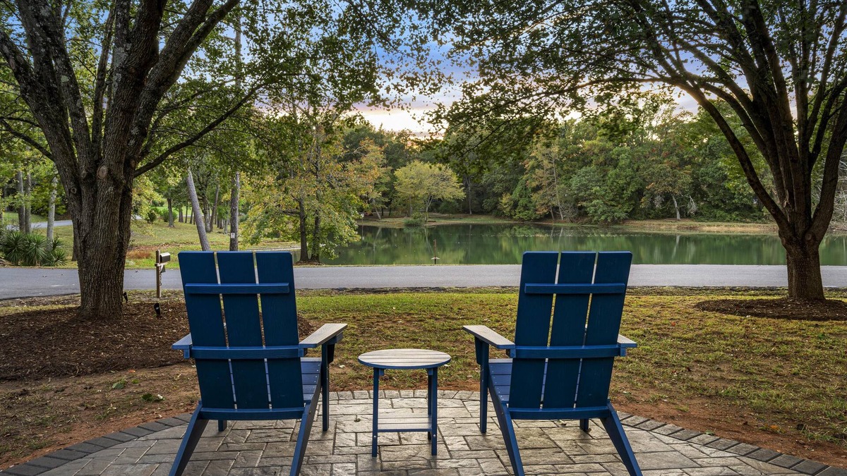Rock Hill House | Welcome to the Sporty Lakeview Ranch. Indoor & Outdoor Amenities galore!