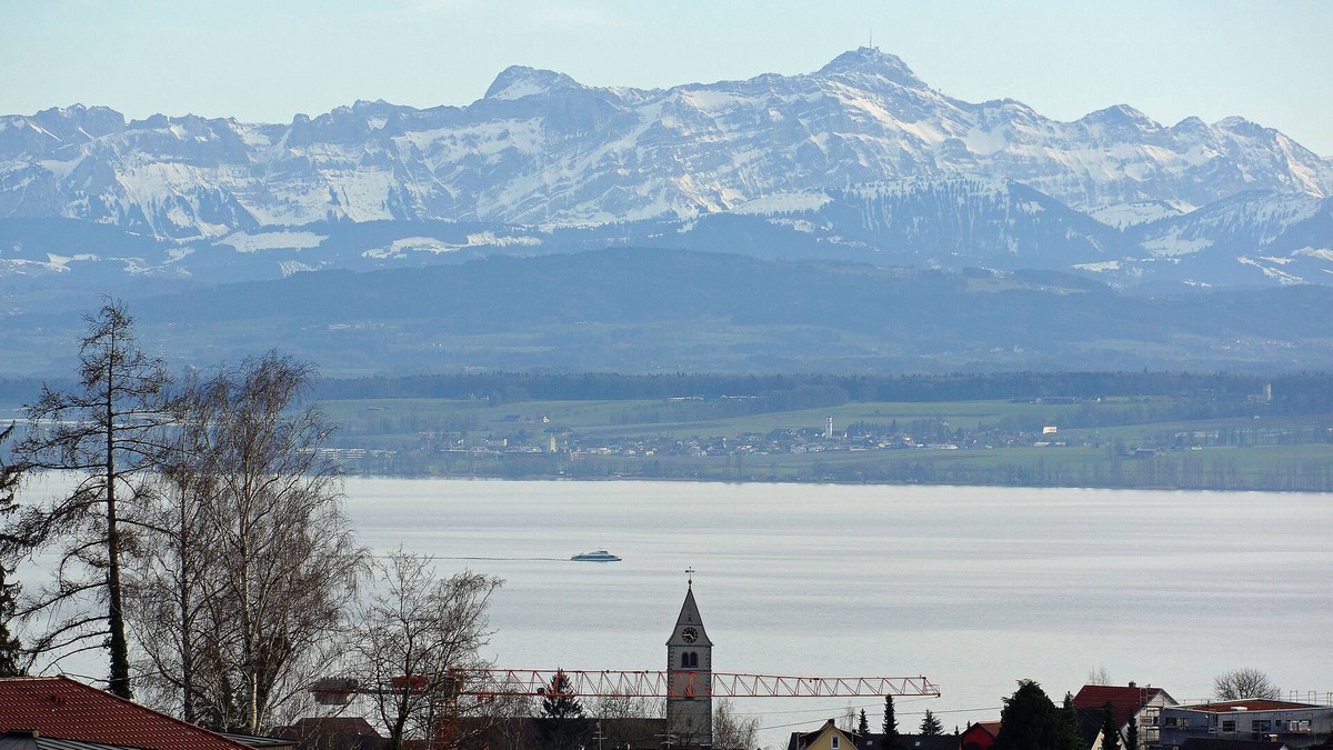 Meersburg Apartment | Welcome to the sun terrace on Lake Constance with great lake and mountain views