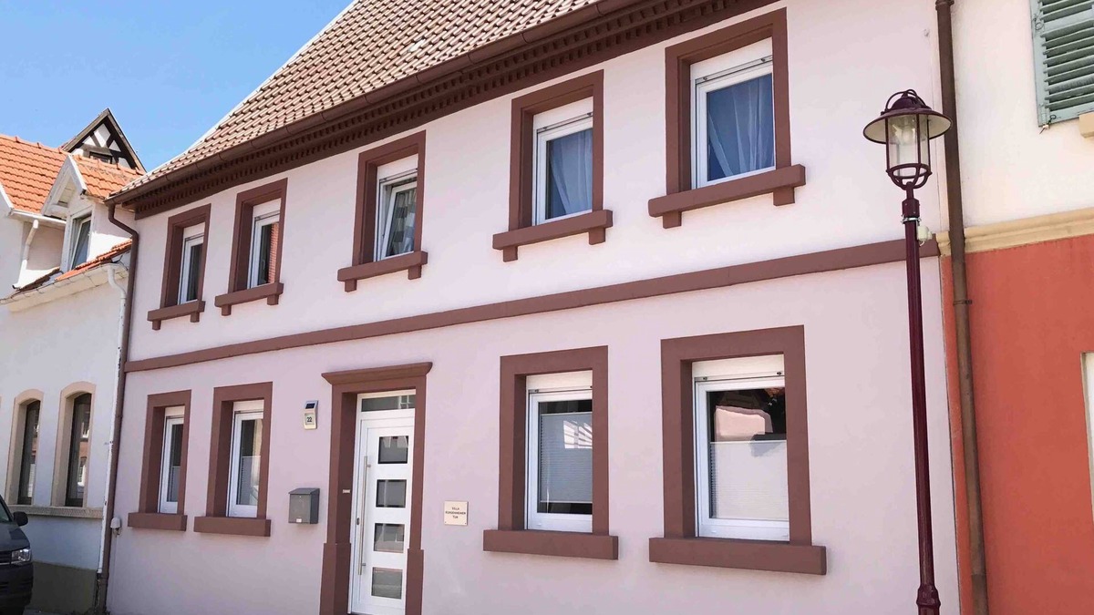 Gollheim House | Welcome to the Villa Kerzenheimer Tor