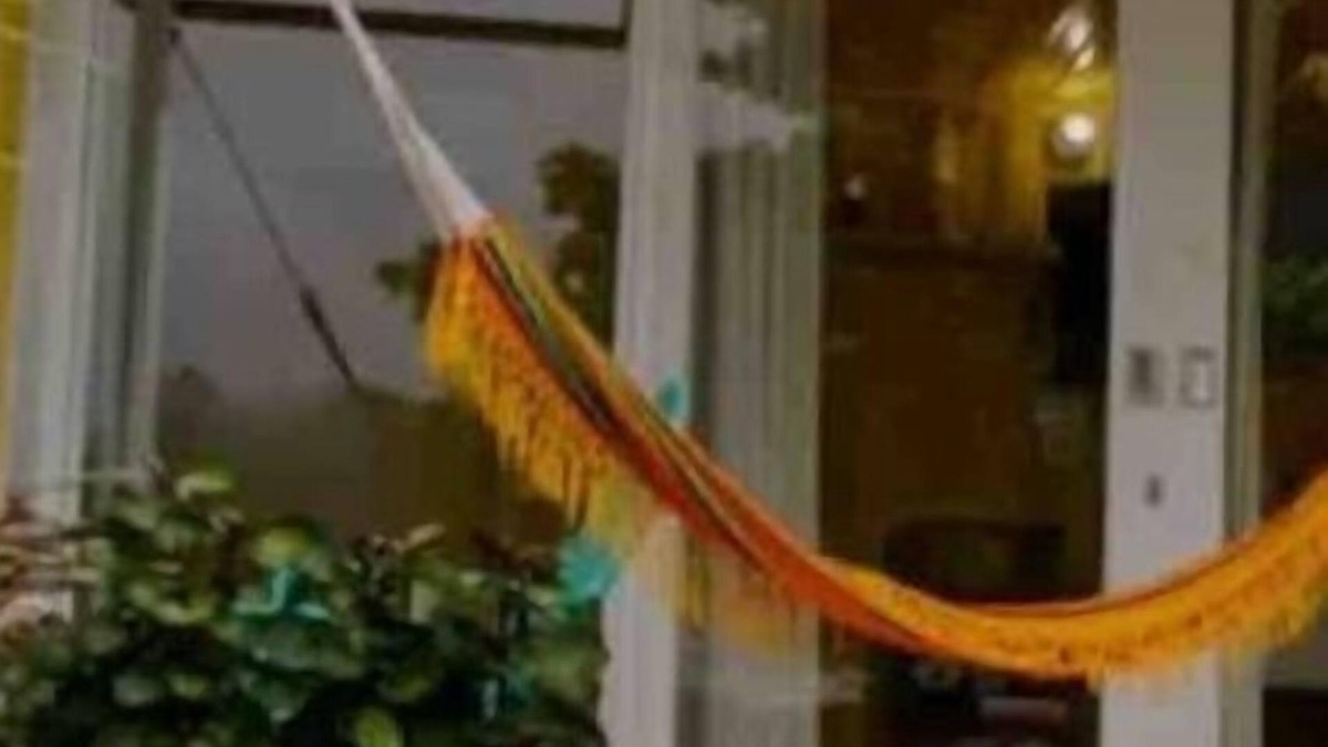 Islote Apartment | Welcome to The Yellow Room – A Cozy Coastal Escape!