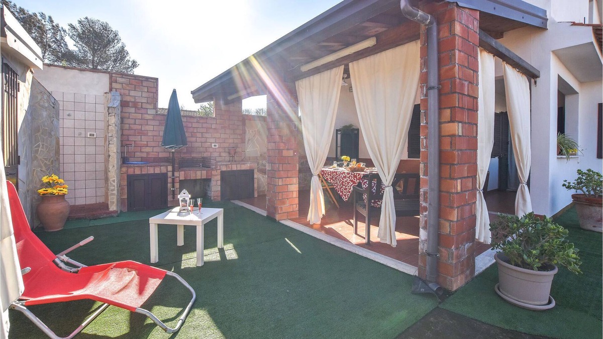 Agnone House | Welcome to this beautiful vacation home with only 150 m to the sandy beach.
