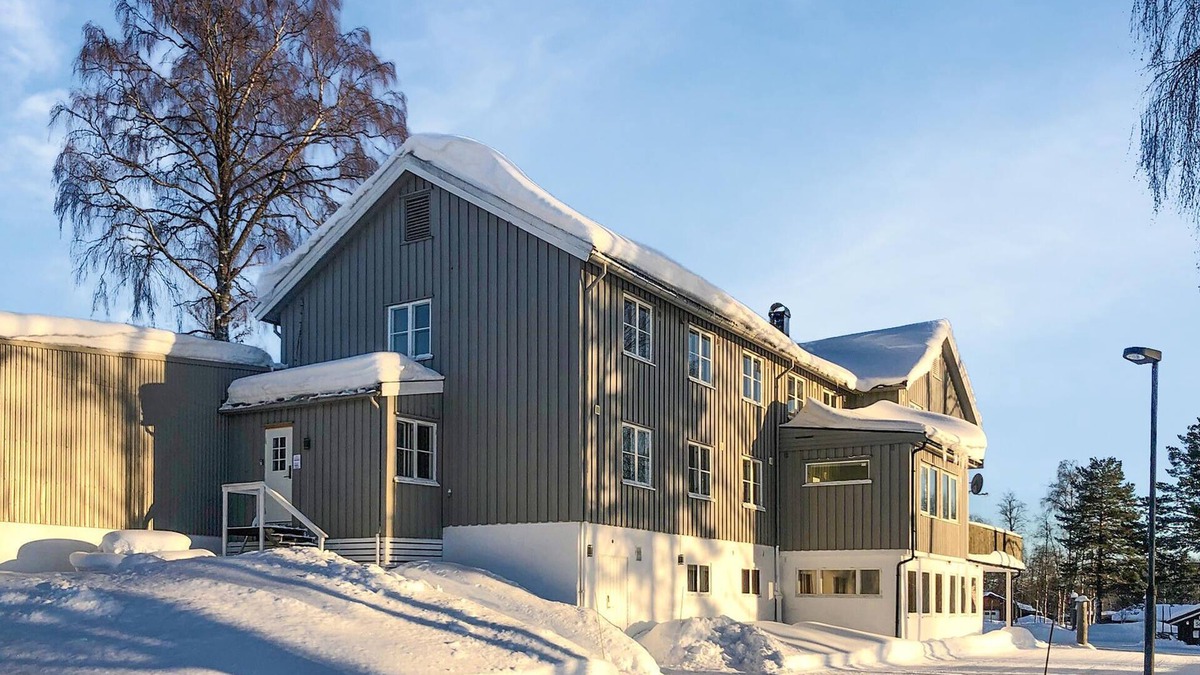 Mesnali Apartment | Welcome to this large house with private rooms and inviting common areas.