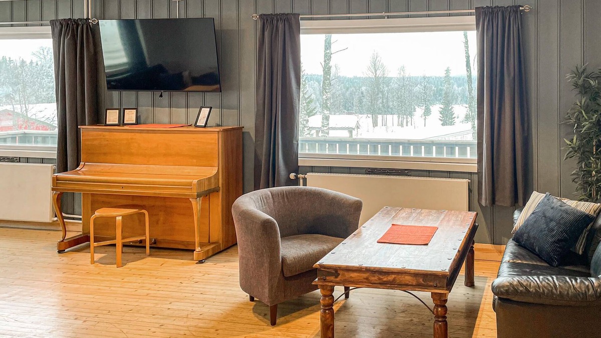 Mesnali Apartment | Welcome to this large house with private rooms and inviting common areas.