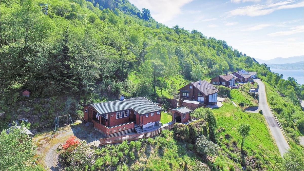 Ølen House | Welcome to this lovely vacation home by Ølensfjord in Hordaland.